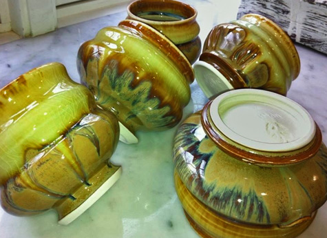 Rebecca-Hillman-Pottery---Portfolio------Teabowls lime and olive green glazing