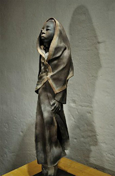 Michele Ludwiczak sculpture of African girl