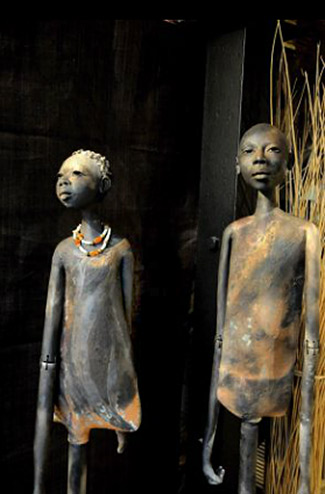 Michele Ludwiczak - Galle- two African figure sculptures