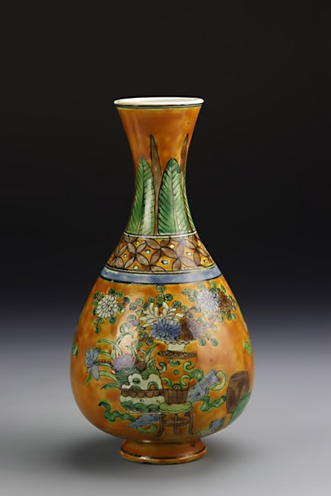 China, antique Sancai vase, with bulbous body, tapering to the flared-rim, and detailed motifs across the surface,-Ming-Jiajing-mark