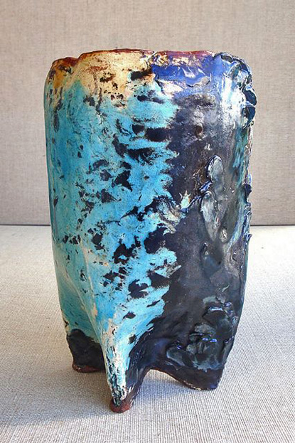 Ella-Becker - tri legged vase
