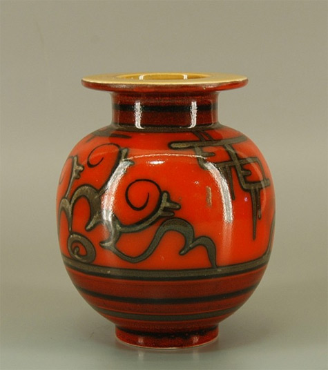 Flora-Gouda-Holland-vase--Tokio red spherical vase