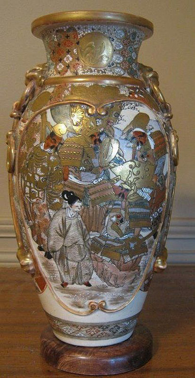 Large-and-Beautifully-Decorated-Early-Satsuma-Vase-Trocadero