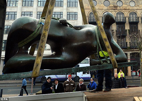 Henry Moore's Reclining Woman installation