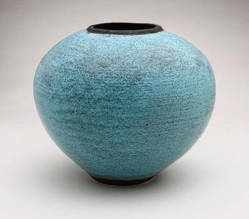 Otto-Heino-blue-glazed-jar-493x434