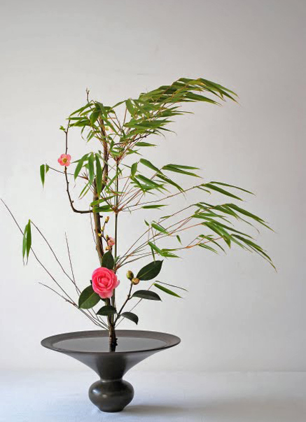 Ikebana-Bamboo,-Camellia,-Japanese-quince--Thai-Mai-Van