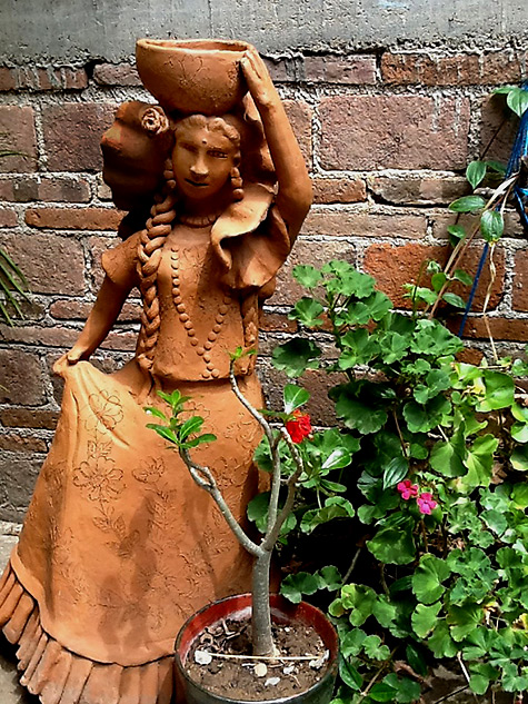 Mexican Folk Pottery Tradition - Mexican Garden Statues