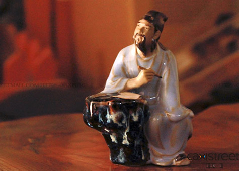 Chinese figurine - Caxistreet