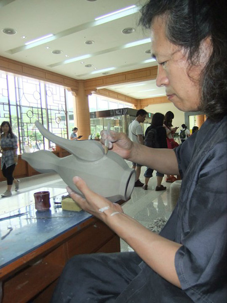 Kim Jin-Hyun public pottery demonstration - making a teapot