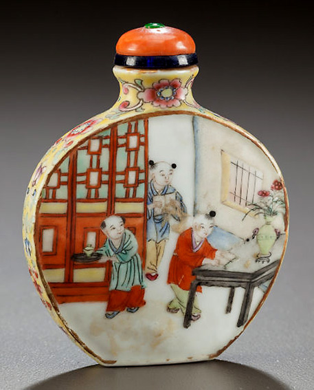 CHINESE-PORCELAIN-SNUFF-BOTTLE