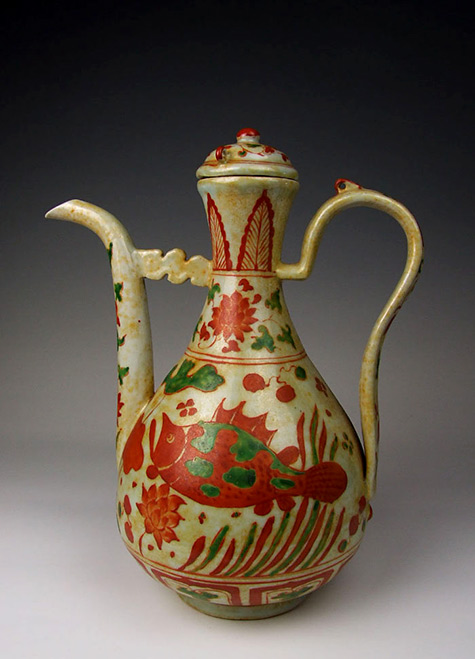 Ming Dynasty JiaJing Reign Red&Green Coloring Porcelain Vine Pot