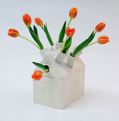 Original-design-ceramic-vase---TULIP-HOUSE-by-Cor-unum---DAVIS-GRAAS