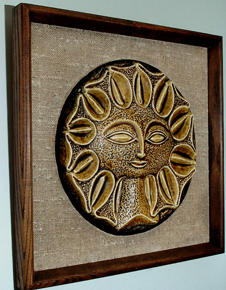 Vintage-(60s)-high-relief-ceramic-sun-face-signed-Bellardo-(Paul-Bellardo---Boston-based-Sculptor-ceramicist)
