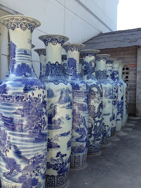 Jingdezhen porcelain -large blue and white pottery vessels