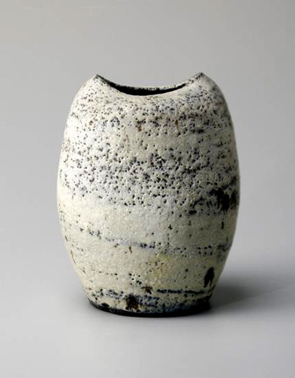 Lucie Rie - Flattened ovoid vase,-ca 1965