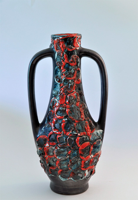Rocaille de l Océan -- twinn handled amphora