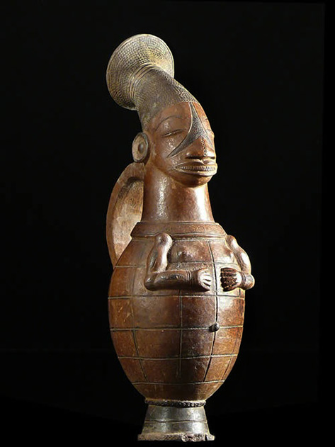 Terracota vessel from the Mangbetu people of DR Congo