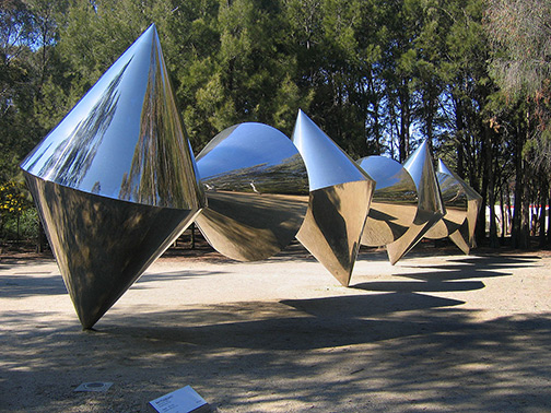 Contemporary outdoor sculpture - Cones - Bert Flugelman