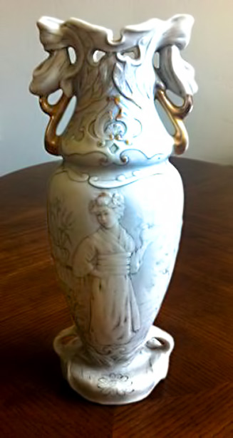 Antique-Royal-Dux-Bohemia-Porcelain-Geisha-Girl-Vase-E-in-the-Acorn-Mark