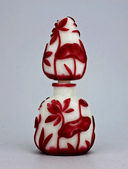 Chines Peking Glass Perfume Bottle-White-base-with-top-overlaid-in-Red