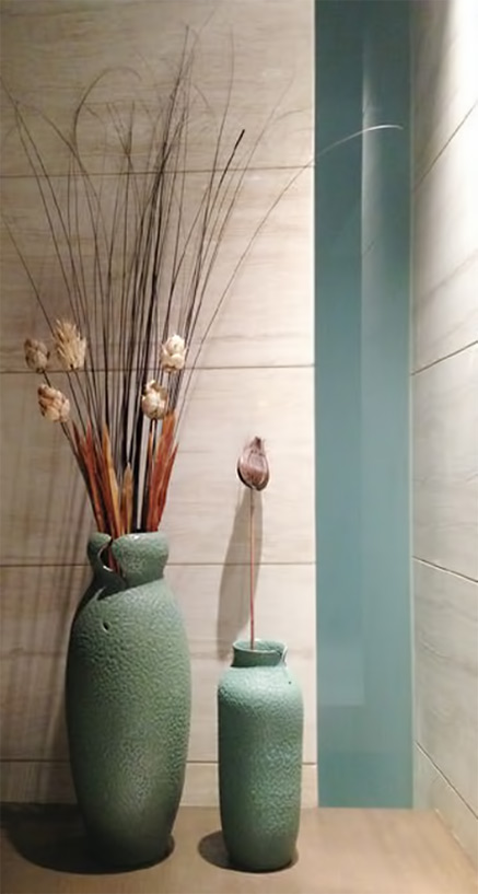 Xiao Wei- green textured vases