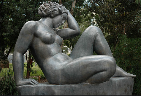 This sculpture-'Mountain' was sculpted by Aristide Maillol in 1937.