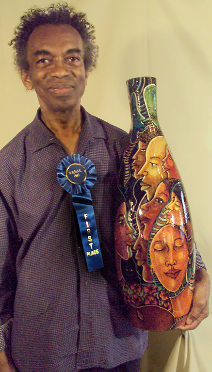  Dudley Vaccianna with his prize winning vase