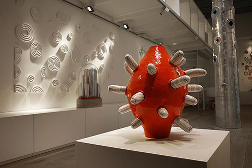 Fausto-Salvi sculpture exhibition - red and white abstract sculpture