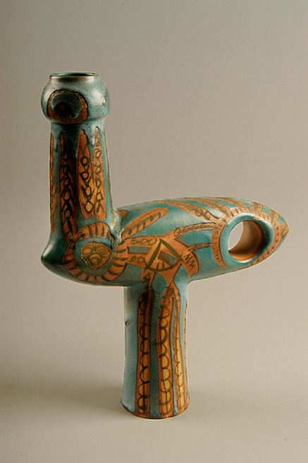Untitled-sculpture,-1959;-made-in-California;-stoneware-,-2004HalFromhold