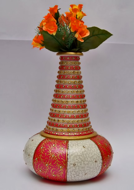 Sonaarts-marble-vase in red, white and gold leaf
