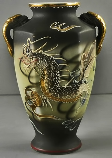 Hand-Painted-Dragon-Ware-Moriage-Vase-Vintage