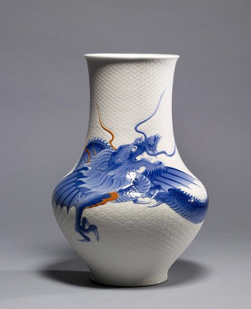 Vase-with-dragon-·-The Walters Art Museum