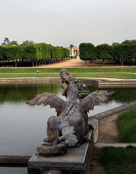 Versailles Grand Trianon Bassin Plat fond Dragon