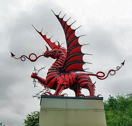 Welsh Dragon Memorial Mametz_Wood