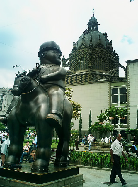 Plaza-Botero-sculpture