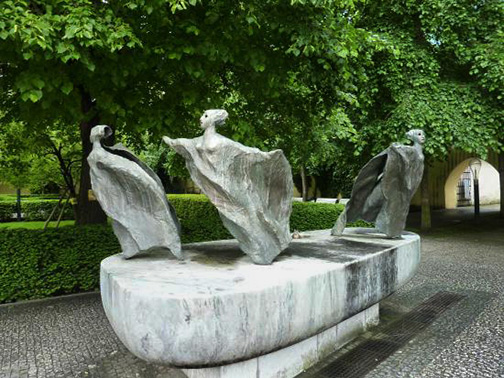Wenceslas-Square-vaclavske(Vaclavske-Namesti)-Franciscan-Garden-sculpture