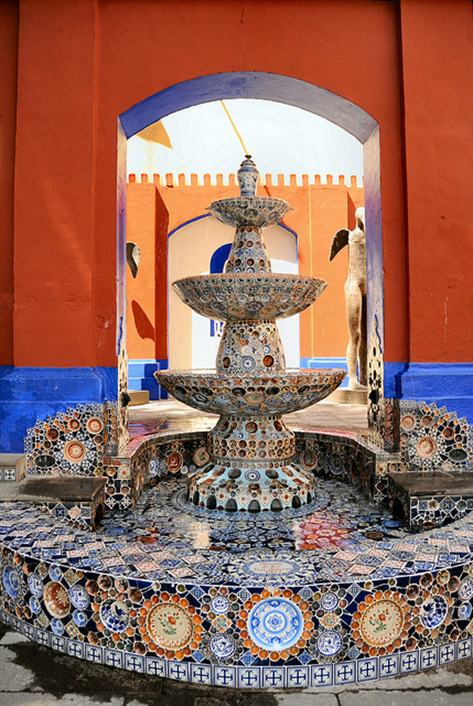 Russ Bowling-Flickr-Talavera Tile Fountain