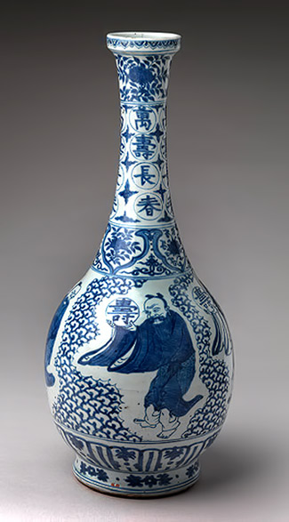 Long neck vase with immortals bearing the character for longevity (shou),- Ming dynasty