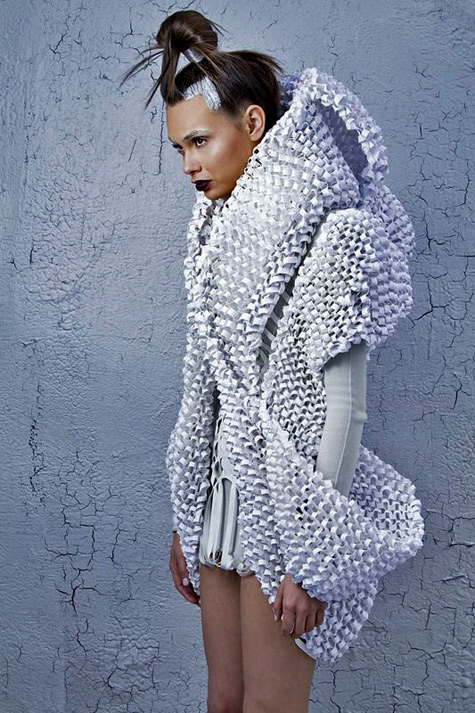 Sculptural-3D-Fashion---three-dimensional-dress-form-with-shape-and-texture;-wearable-art-Elin-Johansson
