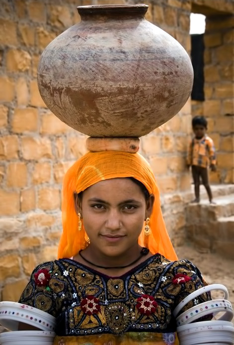 Tribal-Dress--code,-Jaisalmer-,-India