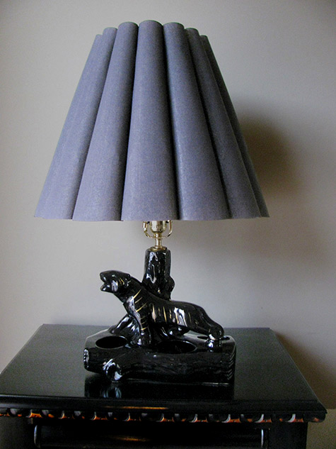 Ceramic Black Panther table lamp with lavender shade