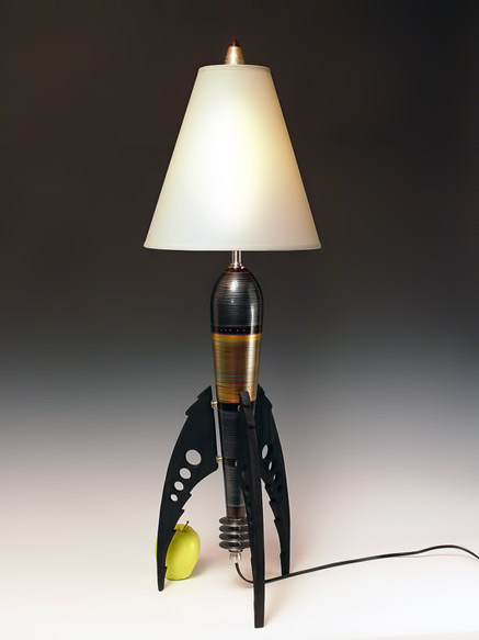 Atomic-retro-rocket-lamp.-Metallic-pewter