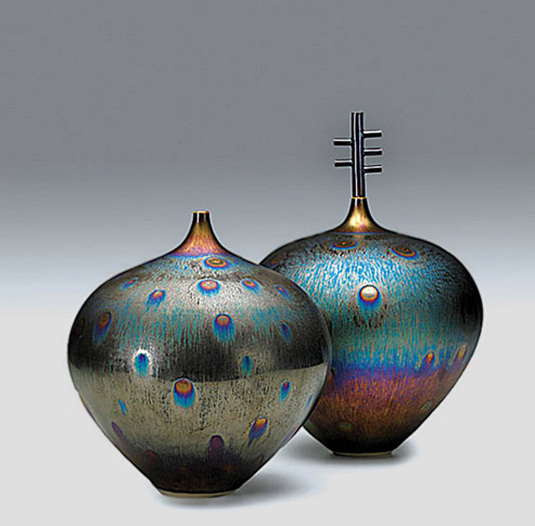 Hideaki-Miyamura,-two-tenmoku-peacock-glaze-vases