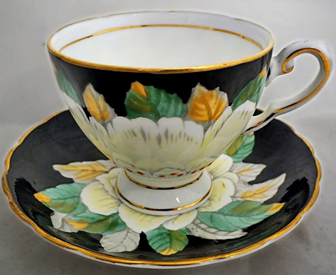 Tuscan-TEA-CUP-&-SAUCER-SET-England-Scalloped-Black-Yellow-Flowers-Gold-Footed