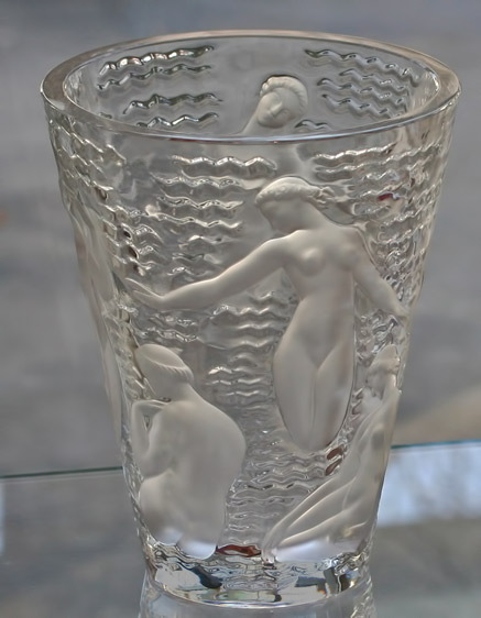 Rene Lalique glass tumbler frosted bathers in clear glass rippled water