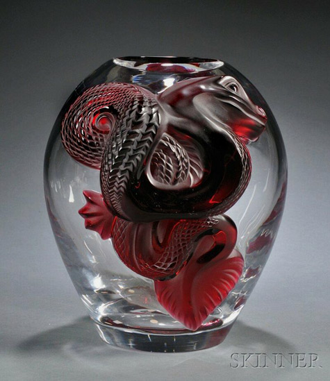 Ruby-Dragon-Vase,-Lalique-Collector's-Edition