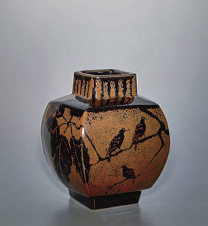 Square jar with iron glaze and design of bird on a Daimyo oak branch. GALLERY JAPAN Hara Kiyoshi NLT