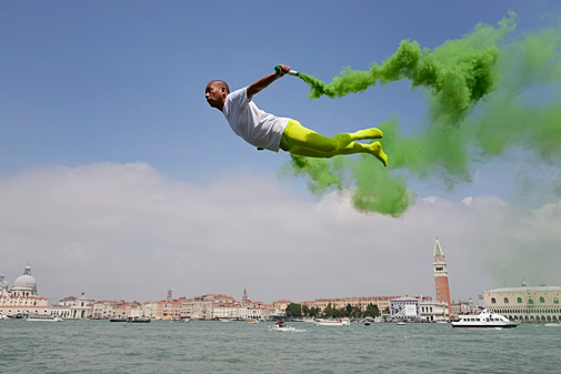 Color-Smoke-Li-Wei-1970-Flying-over-Venice-2013