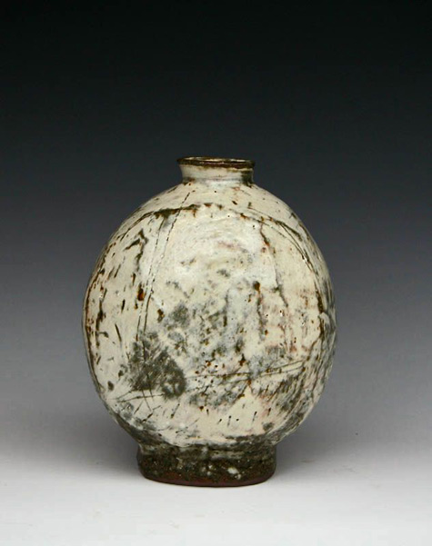 Kang-Hyo-Lee-at-the-Mindy-Solomon-Gallery - buncheong bottle