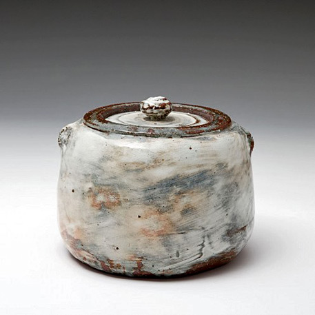 Lidded-Jar by Lee Kang-hyo Goldmark Gallery